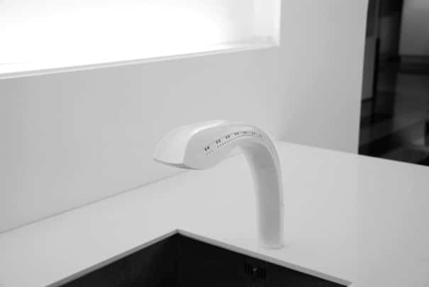 Spatial Hand Gesture Water Faucet – Pure Awesomeness Spatial Hand Gesture Water Faucet – Pure Awesomeness