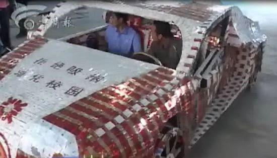 A Working Bugatti Veyron Built With Cigarette Packs A Working Bugatti Veyron Built With Cigarette Packs