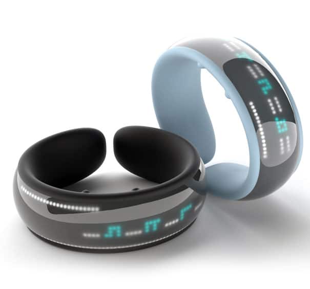 This GPS Bracelet Counts The Miles Until You’re Home