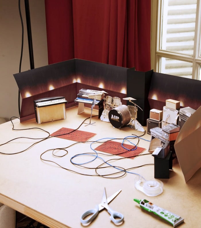 Make The Band: Stunning Rock Band Stage Set Paper Cut-Outs Make The Band: Stunning Rock Band Stage Set Paper Cut-Outs