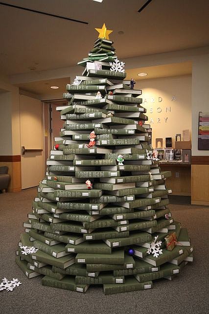 Christmas By The Book: A Tree Created Entirely Out Of Books Christmas By The Book: A Tree Created Entirely Out Of Books
