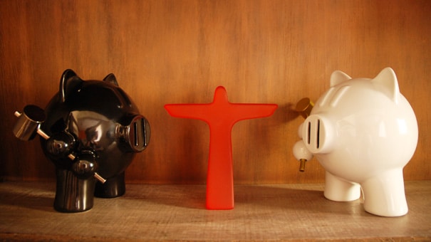 Revenge Of The Piggy Bank: It’s Equipped To Destroy Itself! Revenge Of The Piggy Bank: It’s Equipped To Destroy Itself!