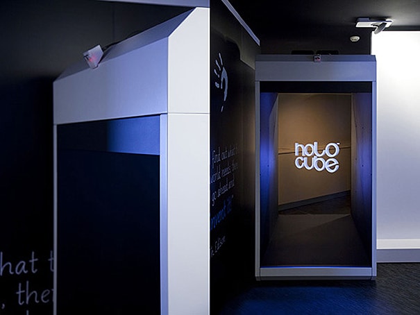 HoloCube Is Seriously Going To Mess With Your Reality HoloCube Is Seriously Going To Mess With Your Reality