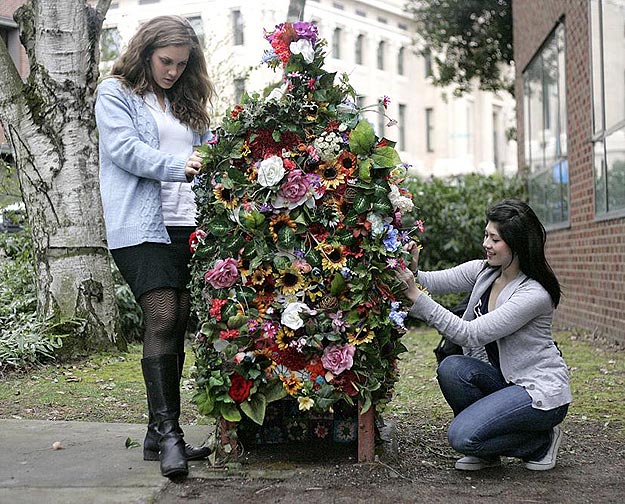 Inspiration: Students Transform Mailboxes Into Art Pieces