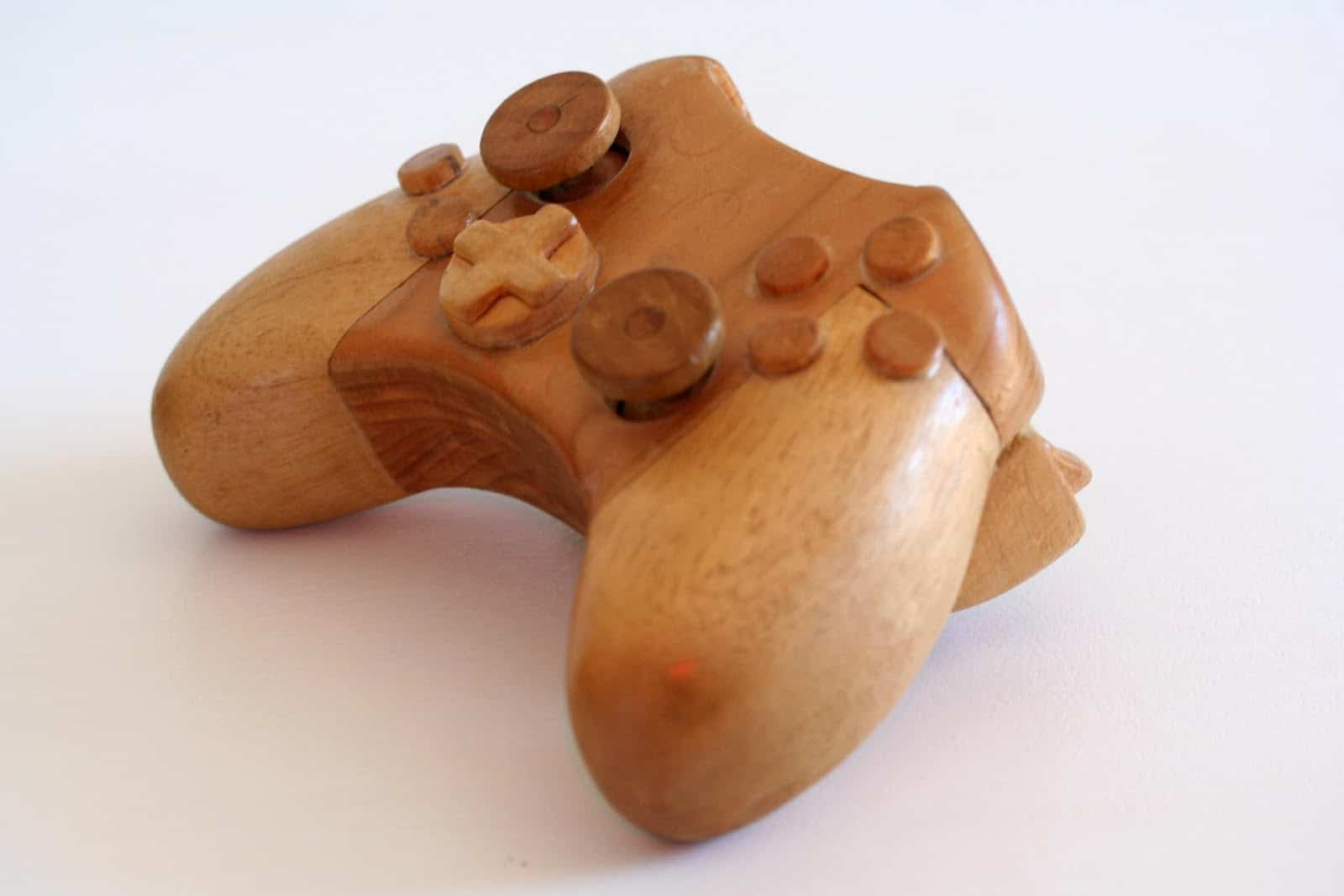 Wooden XBox: When Playing The Real Console Is Not Enough Wooden XBox: When Playing The Real Console Is Not Enough