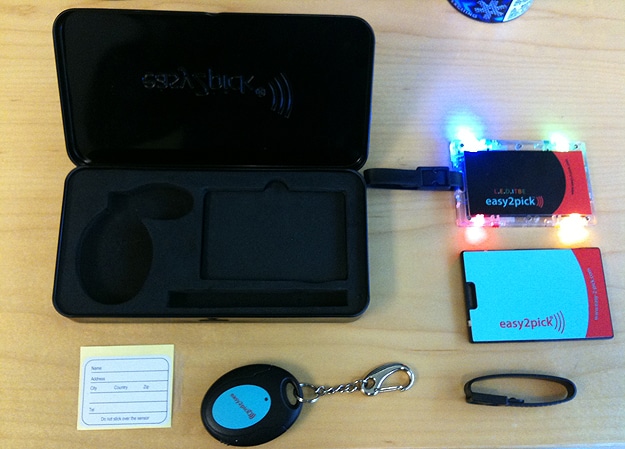 Traveling Geeks: The Ultimate Wireless Luggage Finder