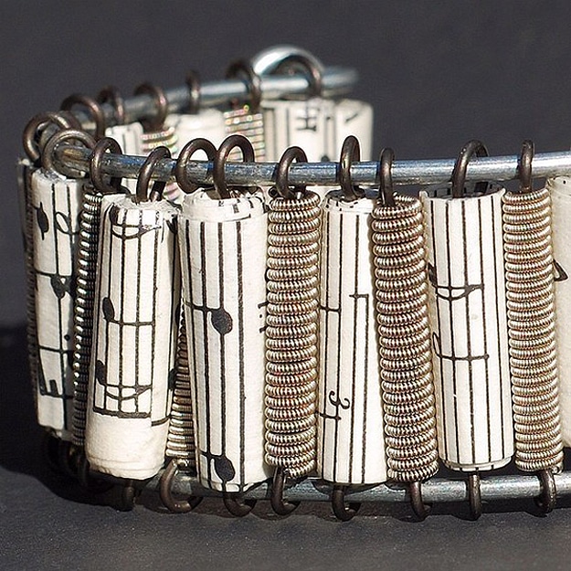 For Music Lovers: The Handmade Guitar String Bracelet For Music Lovers: The Handmade Guitar String Bracelet