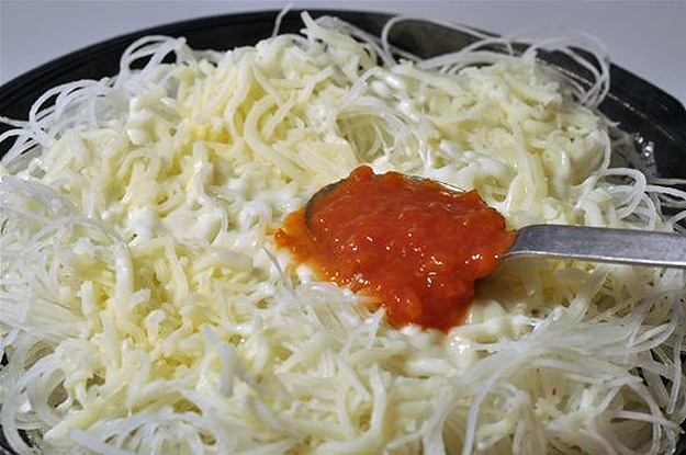 How To: Make A Delicious Doughless Pizza How To: Make A Delicious Doughless Pizza