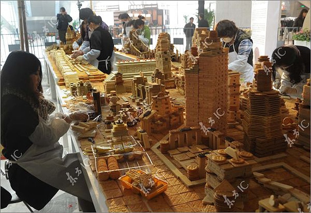 Edible City: Shanghai China Recreated In Bakery Sweets Edible City: Shanghai China Recreated In Bakery Sweets