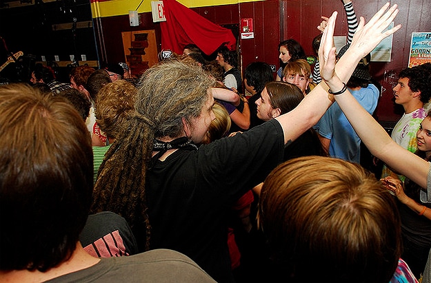 Don’t Be A Dork: Proper High Five Etiquette