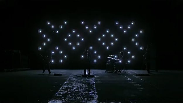 Mad Japanese Music Video Uses 250 Canon 60D DLSR Cameras