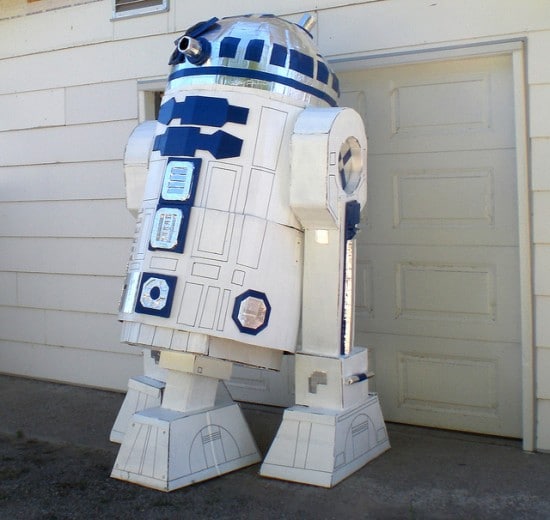 Insanely Dedicated Star Wars Fan Builds Massive R2D2 Insanely Dedicated Star Wars Fan Builds Massive R2D2