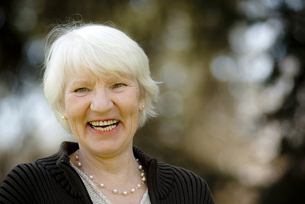 Woman Discovers How To Live Happily Without Any Money