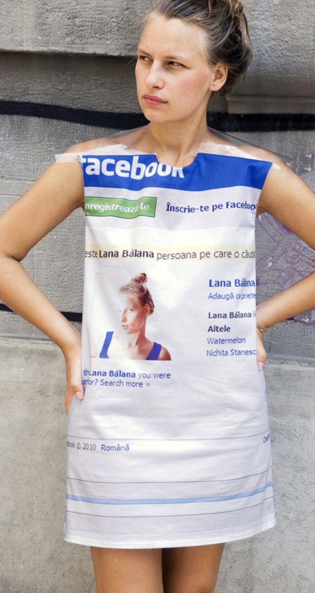 The Facebook Dress: Wear Your Status Updates The Facebook Dress: Wear Your Status Updates