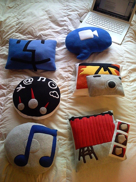 WTF, OMG & Other Pillows Made For Computer Geeks WTF, OMG & Other Pillows Made For Computer Geeks