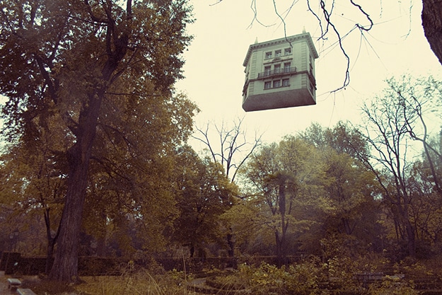 Floating Houses: Levitation Photography Gets Spooky Floating Houses: Levitation Photography Gets Spooky