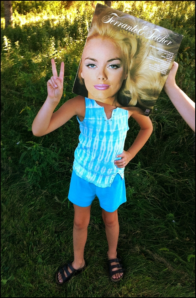 Sleeveface: Album Covers Are Popular Once Again [10 Pics]