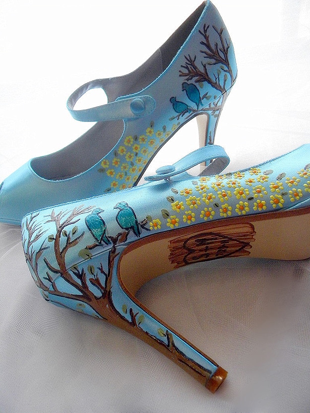 Twitterholic Ladies: Elegant Hand Painted Satin Twitter Pumps