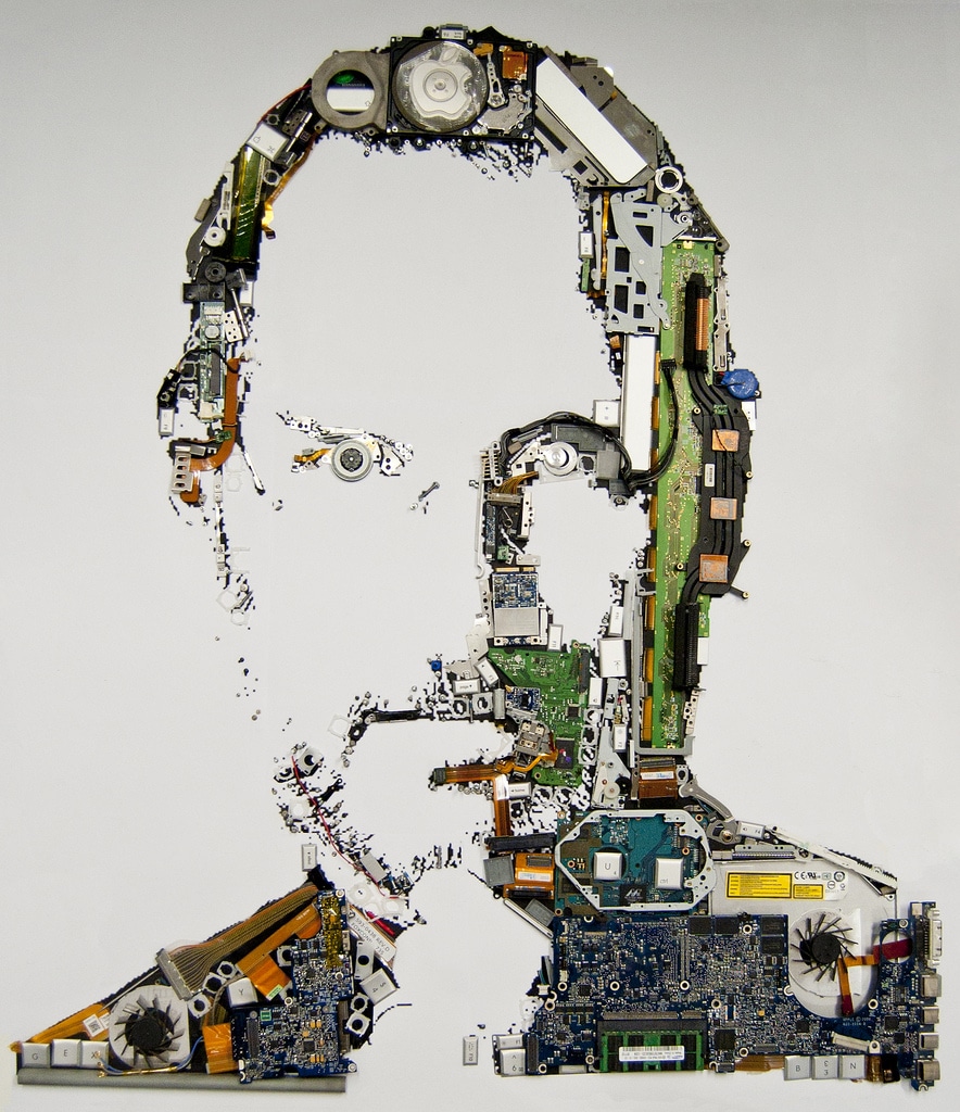 Steve Jobs Portrait Made From Old MacBook Pro Parts Steve Jobs Portrait Made From Old MacBook Pro Parts