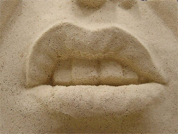 Straw Sculptures: Odd Air Soft Visuals Straw Sculptures: Odd Air Soft Visuals