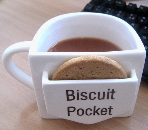 Biscuit Pocket: The Cup That Holds Your Cookies Biscuit Pocket: The Cup That Holds Your Cookies