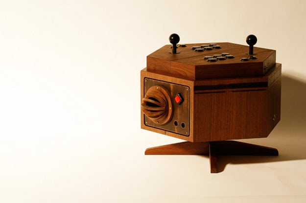Love Hulten’s R-Kaid-6 MAME Console