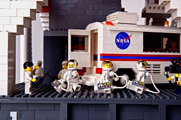 Whoa! A Saturn V Rocket Created With 120,000 Lego Bricks Whoa! A Saturn V Rocket Created With 120,000 Lego Bricks