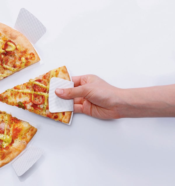 Paper Plate Built Into Pizza Box: No More Greasy Fingers