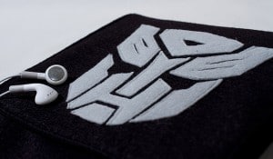 Geek Ways To Carry iPad