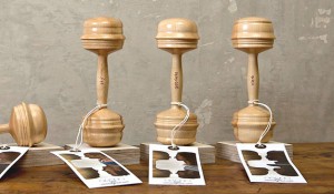 Face-Contour-Engraved-Gadgets