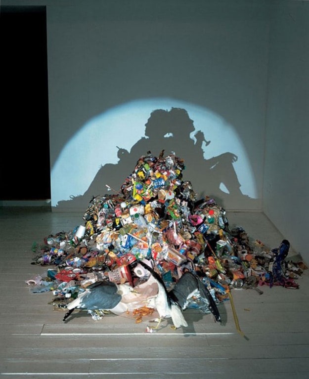 Extraordinary Shadow Art Made From Trash Extraordinary Shadow Art Made From Trash
