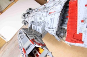 battlestar-valkyrie-lego-build