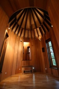 inspiring-ecofriendly-treehouse-castle