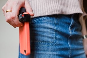 iphone-shutter-grip-accessory