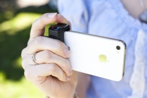iphone-shutter-grip-accessory