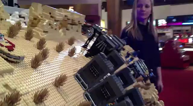 Mammoth Lego Organ Barrel Plays The Star Wars Theme Mammoth Lego Organ Barrel Plays The Star Wars Theme