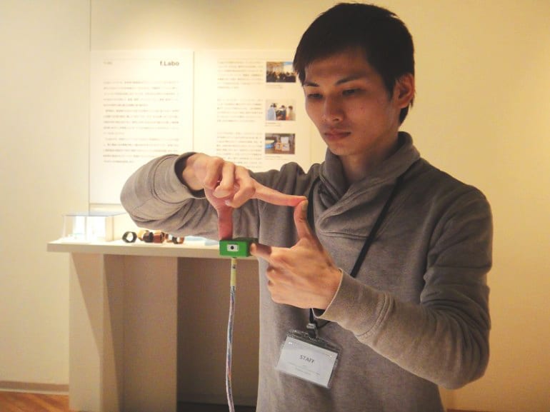 New Technology Lets You Take Photographs With Your Fingers