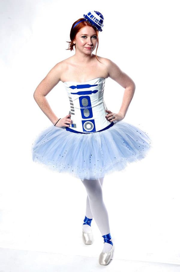 R2-D2 Ballerina Cosplay: This Is The Droid You’ve Been Looking For