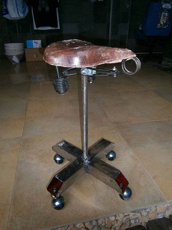 The Simple & Creative Recycled Bicycle Seat Stool