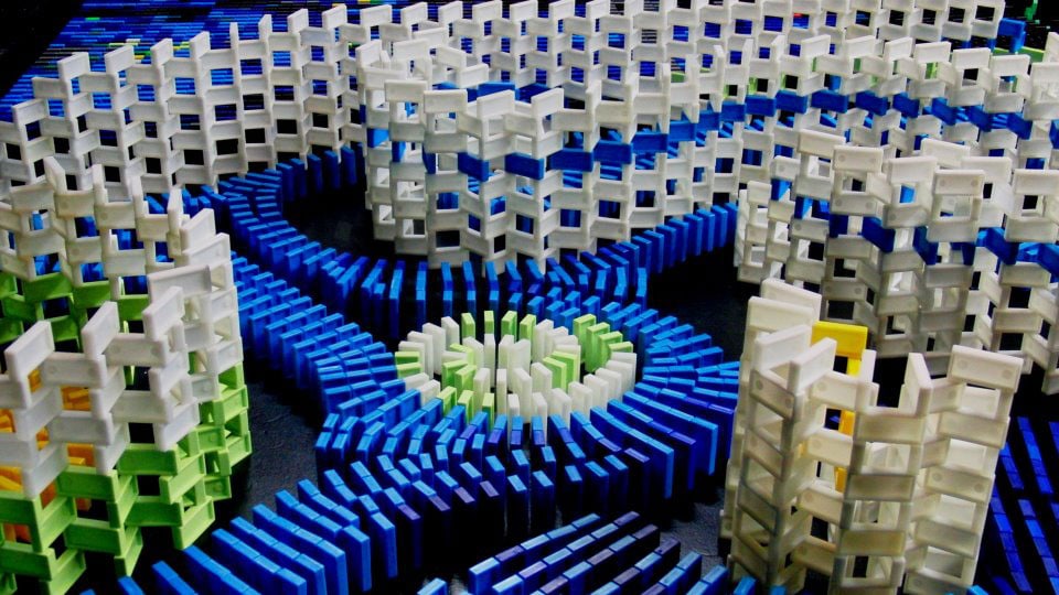 Starry Night’s Swirling Clouds Recreated With 7,000 Dominos