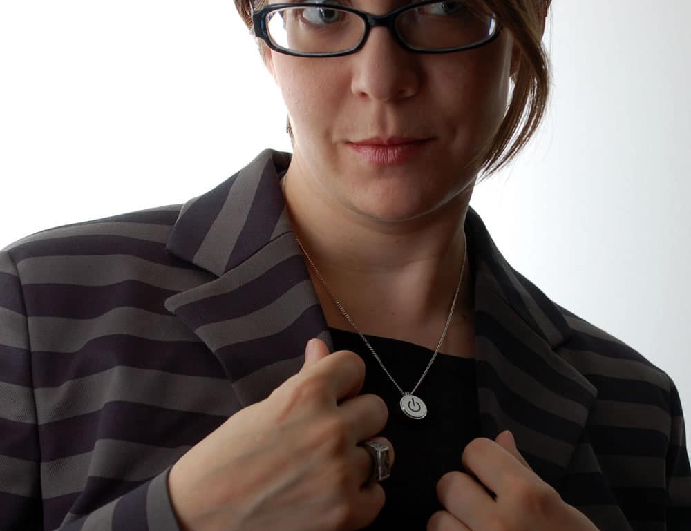 iNecklace: Win Her Heart With A Pulsating LED Open Source Necklace iNecklace: Win Her Heart With A Pulsating LED Open Source Necklace