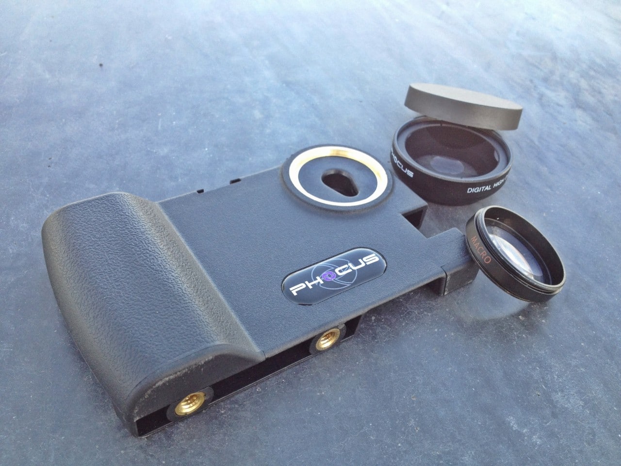 Phocus Case Allows DSLR Lenses To Be Used With Your iPhone Phocus Case Allows DSLR Lenses To Be Used With Your iPhone
