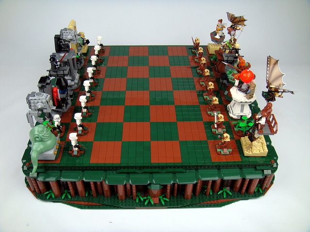 Star Wars LEGO Chess Set Makes For Epic Sci-Fi Gaming Star Wars LEGO Chess Set Makes For Epic Sci-Fi Gaming