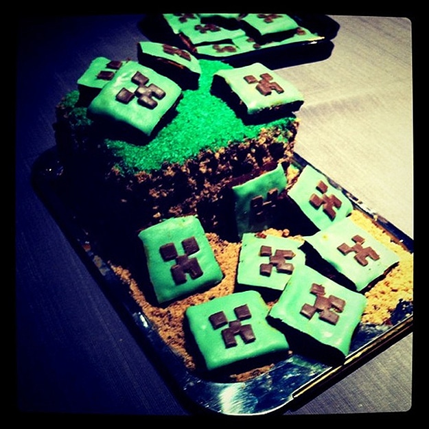 Minecraft Cupcakes & Cakes To Celebrate Being Creative Minecraft Cupcakes & Cakes To Celebrate Being Creative