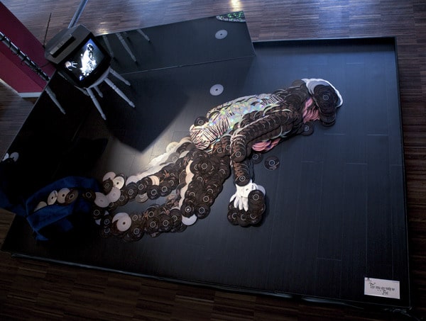 Creative Portraits Carefully Created By Using CDs