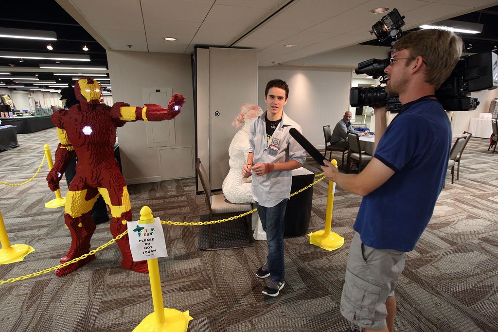 Iron Man LEGO Build Is An Epic Life-Size Brick Marvel