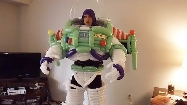 Balloon Twisting Goes Epic With Buzz Lightyear & Ninja Turtles