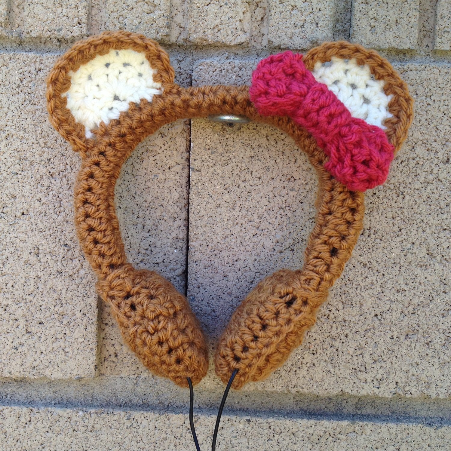 Cute Crocheted Headphones Make Sure You Stay Unique