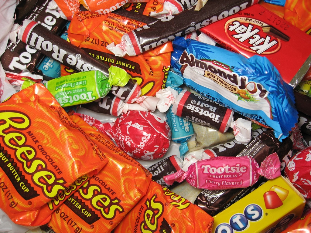 Ultimate Guide For Scoring The Most Halloween Candy & Trading It