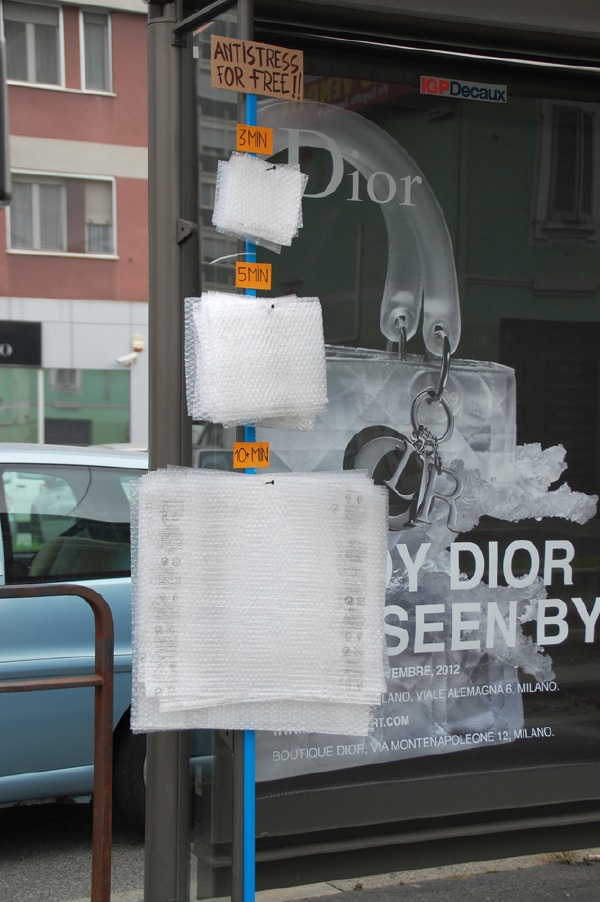 Release Stress With The Anti-Stress Bubble Wrap Solution Release Stress With The Anti-Stress Bubble Wrap Solution